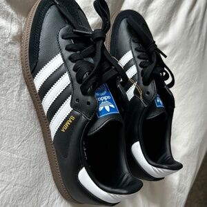 Black Sambas Originals 5.5 Men or 7/7.5 Women
